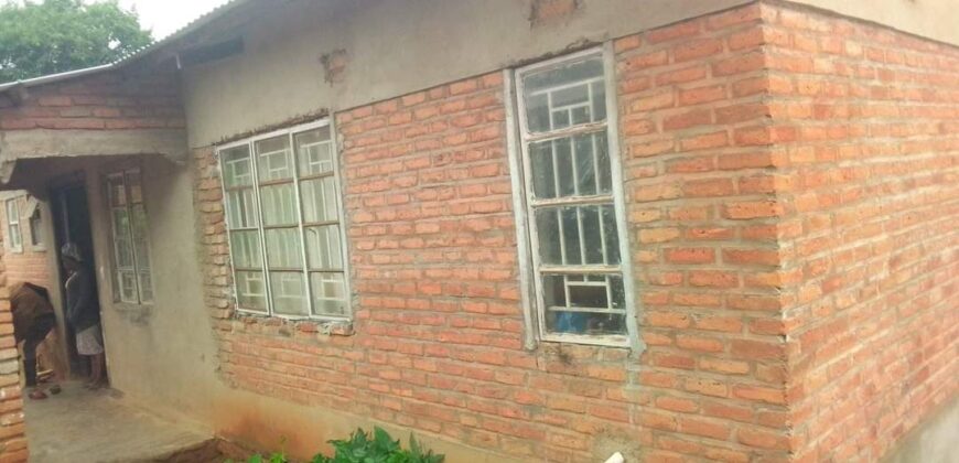 Houe for sale in Mzuzu