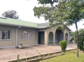 4 bedroom house for sale at ZIMBABWE