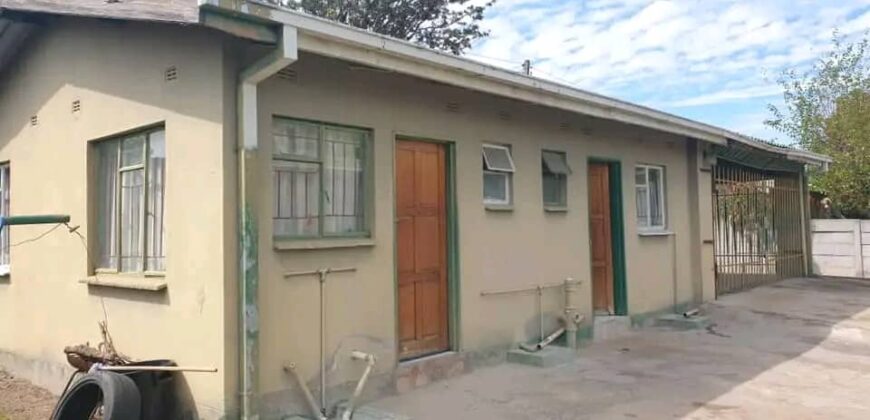 4 bedroom house for sale at ZIMBABWE