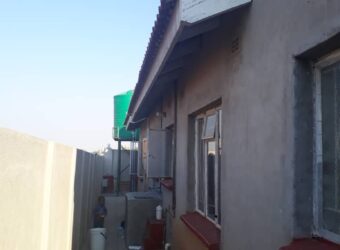 4 BEDROOM HOUSE FOR SALE AT ZIMBABWE