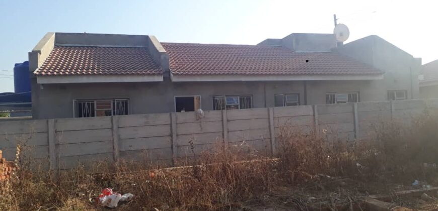 4 BEDROOM HOUSE FOR SALE AT ZIMBABWE