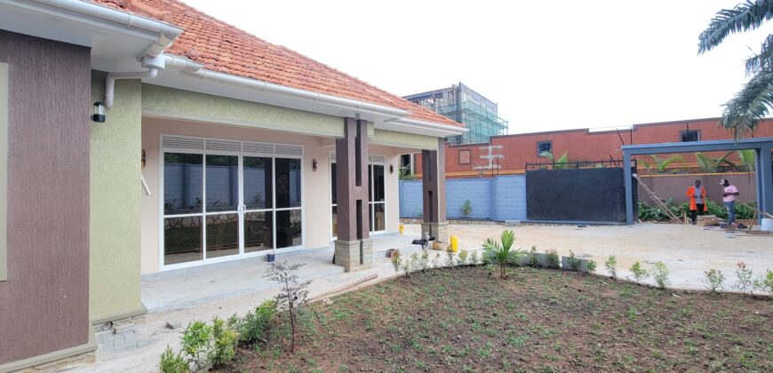 4 BEDROOM HOUSE FOR SALE AT UGANDA