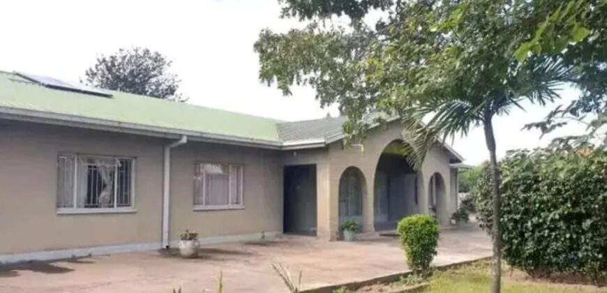 Old Windsor Park house* Old Windsor Park, Ruwa. Extremely outstanding and Charning family residence with potential for unlimited use.