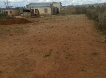 STANDS,HOUSES AND PLOTS FOR SALE In harare different areas