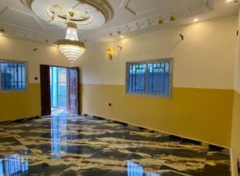 Top classy 3 bedroom 2 toilet to let. // location: Sanpit, Buea-Cameroon