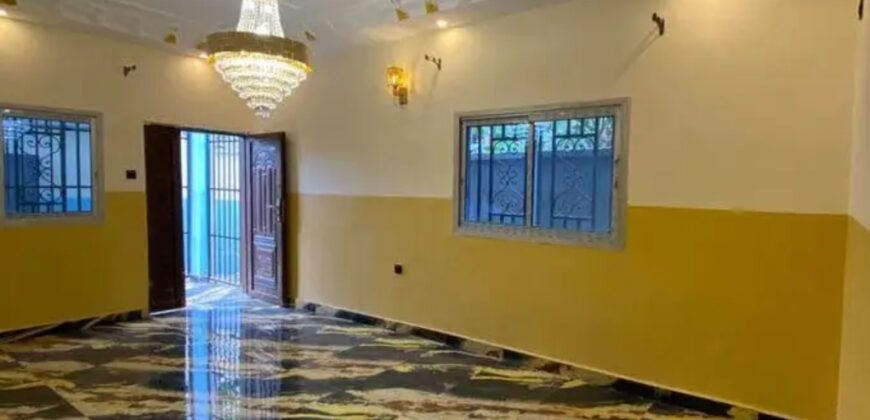 Top classy 3 bedroom 2 toilet to let. // location: Sanpit, Buea-Cameroon