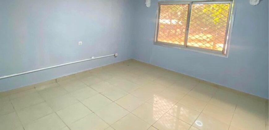 Classy 2Bedroom 2toilet apartment available at street, Buea.