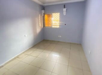 Classy 2Bedroom 2toilet apartment available at street, Buea.