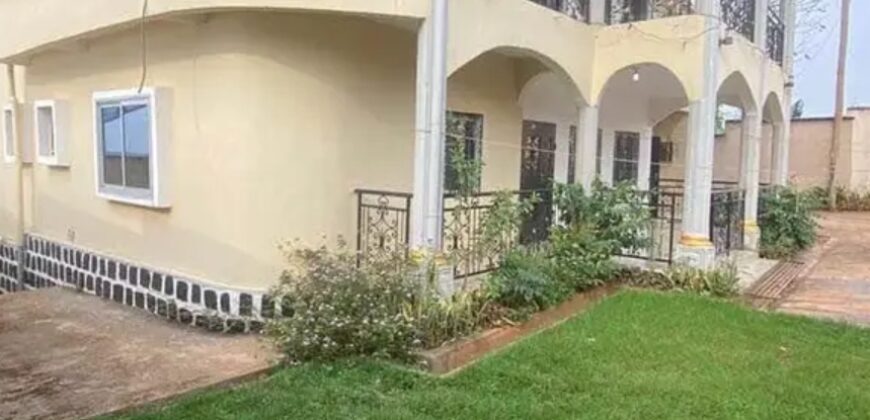 ULTRA-MODERN DUPLEX FOR SALE IN BAMENDA.