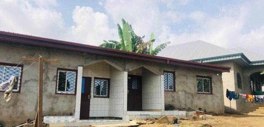 *A NEWLY BUILT COMMERCIAL HOUSE I.e (2 Studios) FOR SALE MILE 16 LA FRACHEUR STREET BUEA*