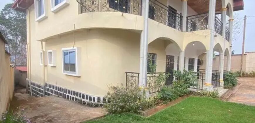 ULTRA-MODERN DUPLEX FOR SALE IN BAMENDA.