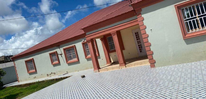 Unfurnished 3 with a room and parlor boys quarters and outside BANTABA 