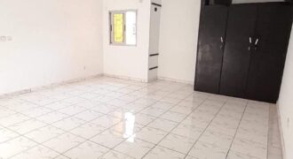 RIVIÉRA FAYA ABCENTER LOCATION D’UN JOLI APPARTEMENT DE 3 PIÈCES AU 1ER ÉTAGE AVEC 02 SALLES SITUÉ À COCODY RIVIERA ABATTA DERRIÈRE AB CENTER (DALIA FLEUR)