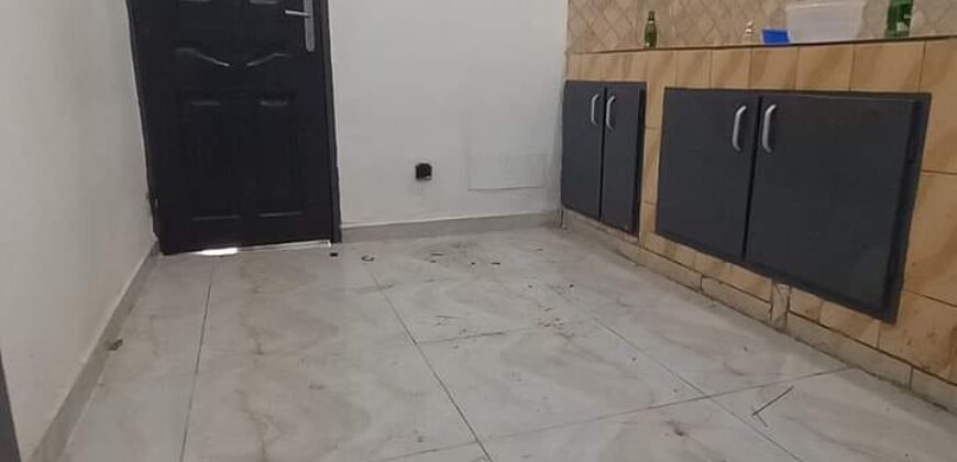 .bel appartement de 4 pièces aya route d abata carrefour Drogba