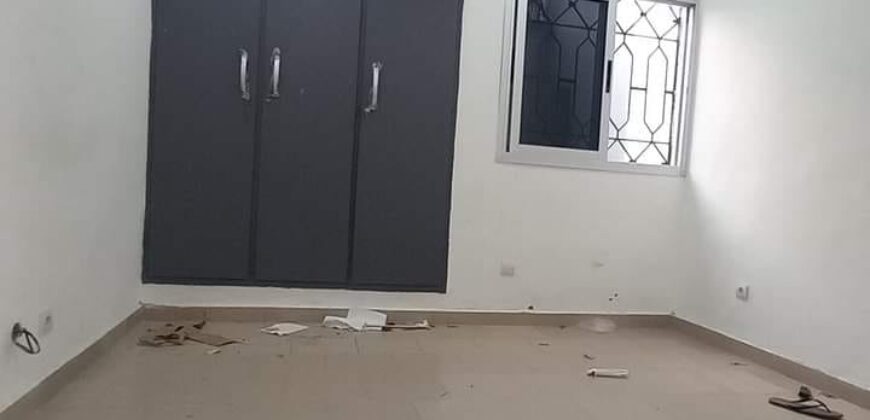 .bel appartement de 4 pièces aya route d abata carrefour Drogba