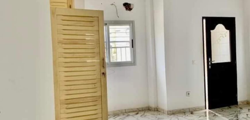 Beautiful apartment of 3 rooms for rent in faya road d abata