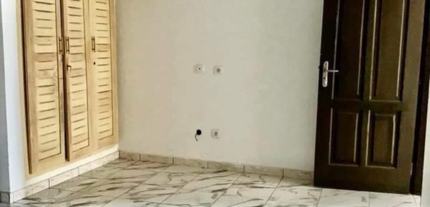 Beautiful apartment of 3 rooms for rent in faya road d abata