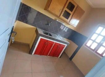 Apartment of 3 rooms 2 bathrooms in Cocody angre nouveau CHU djorobite 2 behind the base cie in the neighborhood non-bituminated zone 500m from the main road