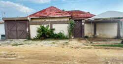 4-room low-rise villa with 2 self-contained a backyard and front an internal garage. Offer available at Cocody Riviera 4 not far from HKB in a bitumen city easy to access and secure