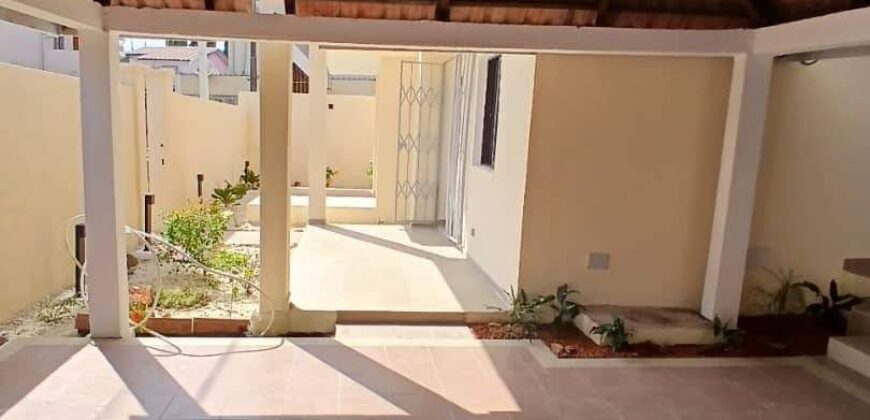 We have for sale a 6-room duplex villa consisting of 4 self-contained bedrooms 2 living rooms a dining.