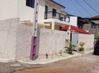 We have for sale a 6-room duplex villa consisting of 4 self-contained bedrooms 2 living rooms a dining.