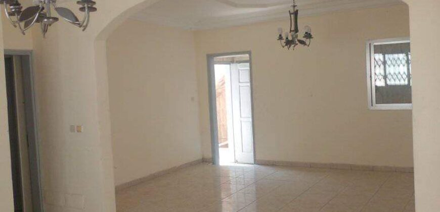 A NICE 7 ROOMS LOW VILLA AT THE PALMERAIE BELLE COTE ON THE EDGE OF THE MAIN ROAD AND BITUMENED COMPOSED AS FOLLOWS: