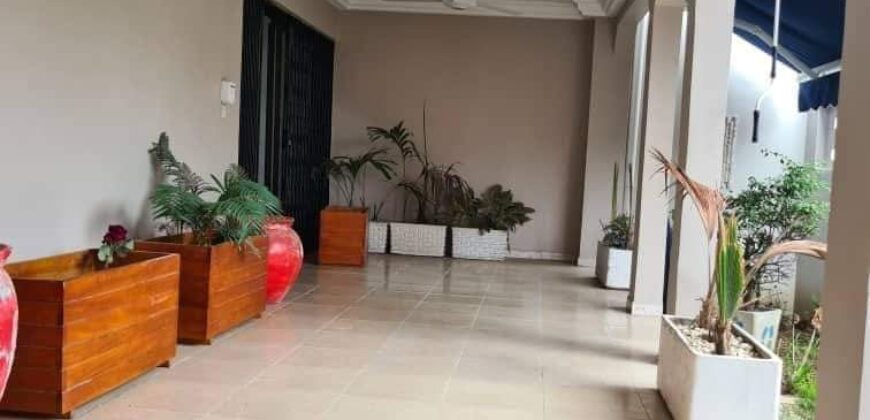 BEAUTIFUL VILLA_DUPLEX OF 05 BEDROOMS + CONSTITUENTS In #RENTAL located COCODY ANGRÉ_8th TRANCHE, #CITY_ABRI_2000.