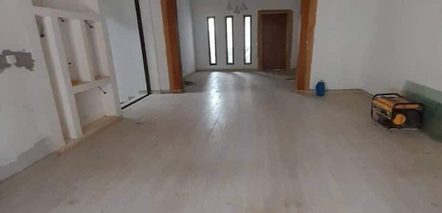 En location d’une villa duplex de 8 pièces neuf avec toutes les chambres autonomes.