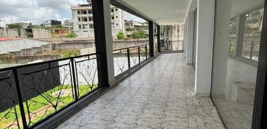 Standing triplex (10 rooms) for rent in COCODY Riviera Faya Abatta road in a quiet and secure area.