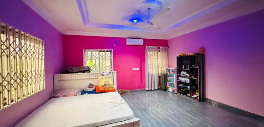 *FIVE BEDROOM AND TWO ROOMS BOYS QUARTERS RESIDENTIAL FACILITY LOCATED AT OTINIBI -AYA COURT ESTATE.* .