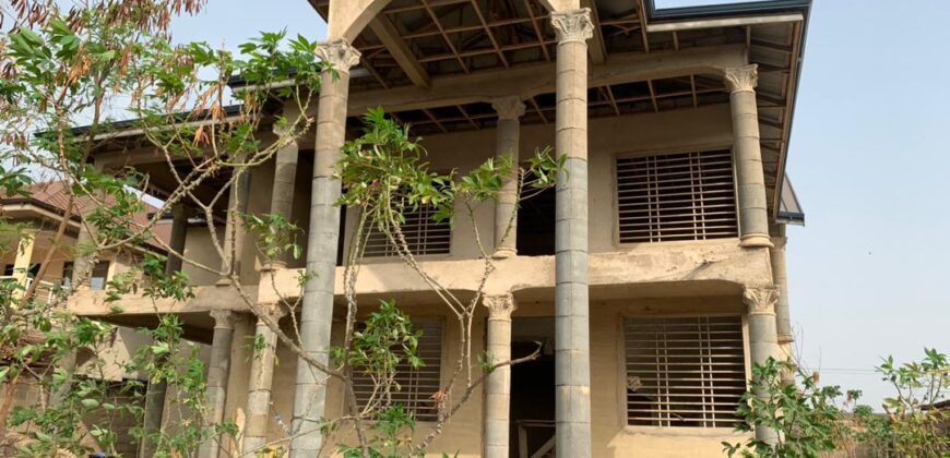 7 BEDROOM RESIDENTIAL FACILITY AT ABLEKUMA -ODUMASE FOR SALE