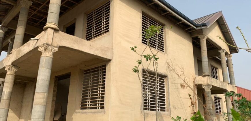 7 BEDROOM RESIDENTIAL FACILITY AT ABLEKUMA -ODUMASE FOR SALE