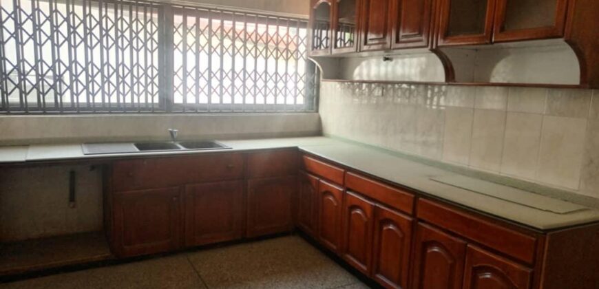 Spacious 4bedroom house @ East legon